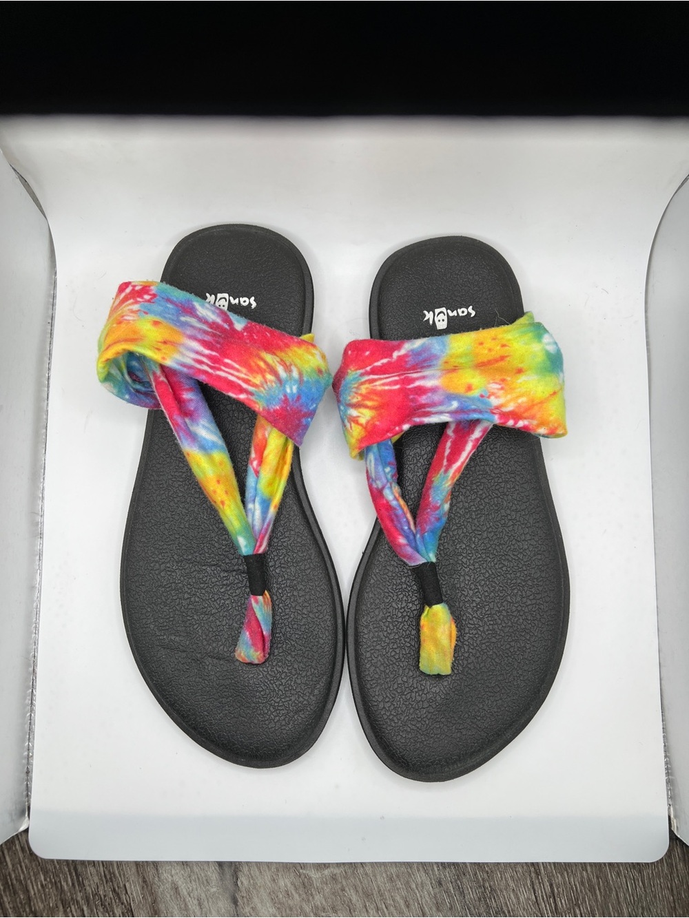 Youth Sanuk Sandals Size 4-5